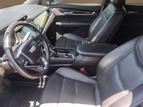 Used 2021 Cadillac XT6 Premium Luxury FWD image 9