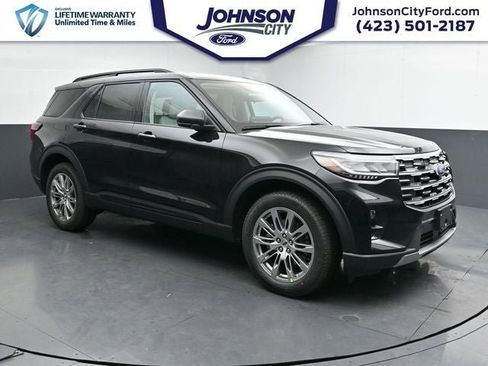 New 2026 Ford Explorer Active w/ Active Comfort Package image 3