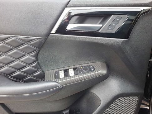 Used 2023 Mitsubishi Outlander SEL image 12