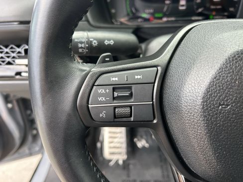 Used 2025 Honda Accord Sport image 25