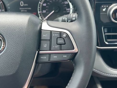 Used 2026 Toyota Highlander XLE AWD/4WD image 41