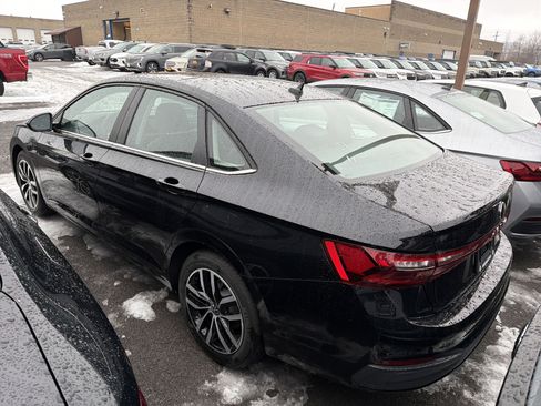 New 2026 Volkswagen Jetta SE image 5