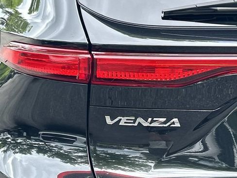 Used 2021 Toyota Venza Limited w/ Carpet Mat Package (TMS) AWD/4WD image 13