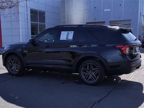 Used 2025 Ford Explorer ST-Line w/ Premium Package image 6