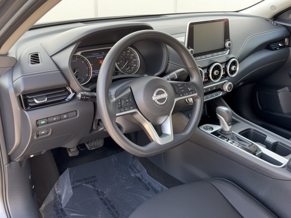 Used 2025 Nissan Sentra SV FWD image 4