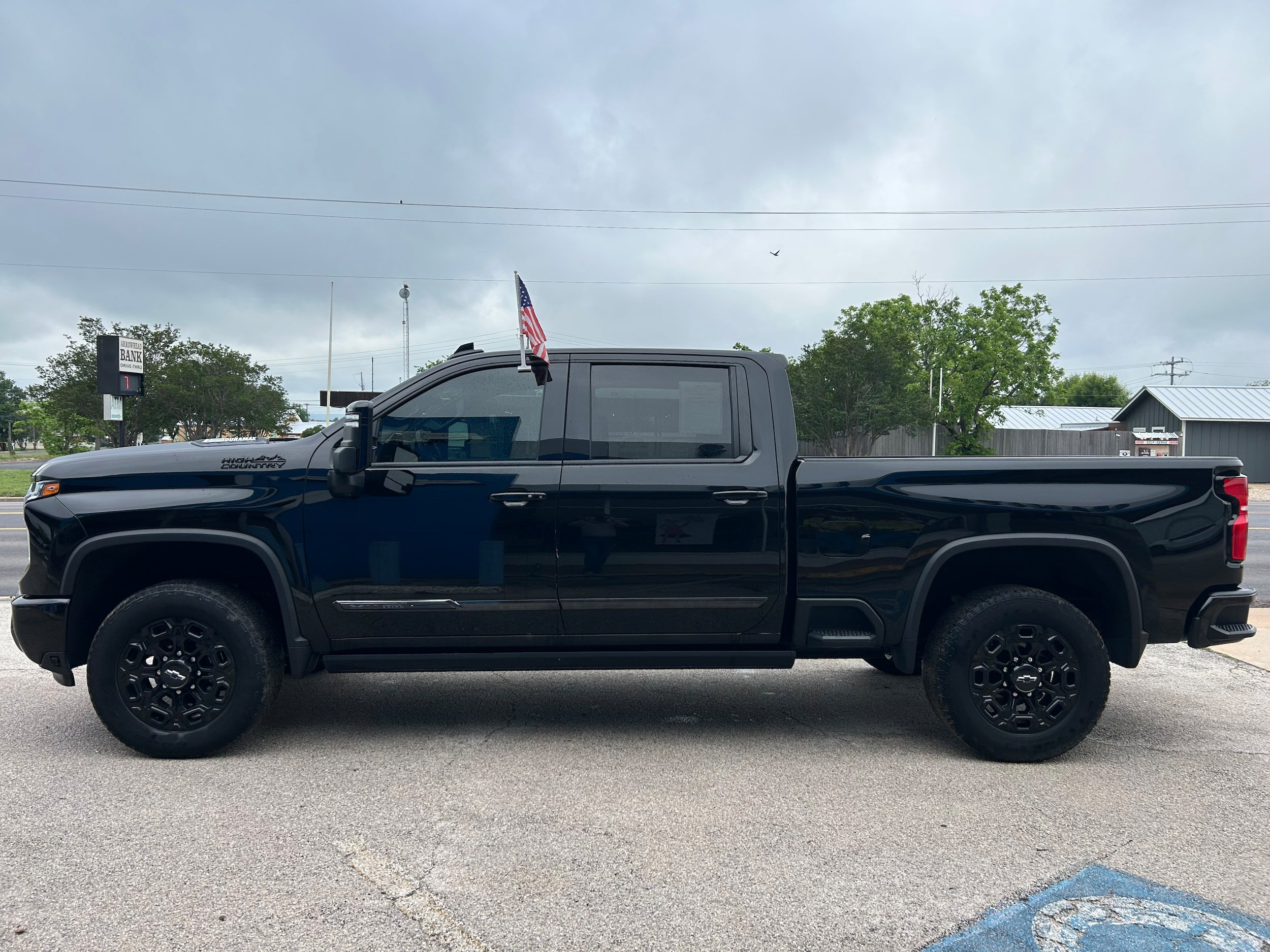 Used 2024 Chevrolet Silverado 2500 High Country w/ High Country Premium Package AWD/4WD image 6