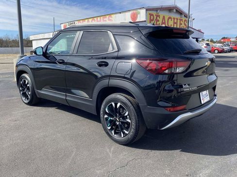 Used 2023 Chevrolet TrailBlazer LT w/ Convenience Package image 3