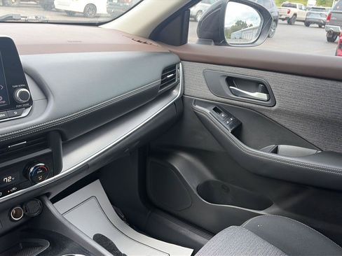 Used 2023 Nissan Rogue SV AWD/4WD image 21