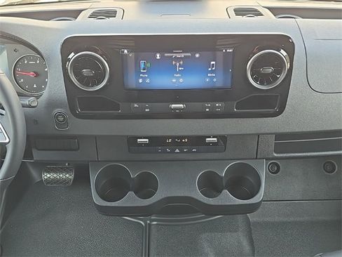 New 2025 Mercedes-Benz Sprinter 2500 image 17