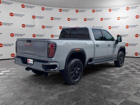 Used 2024 GMC Sierra 2500 AT4 w/ AT4 Premium Plus Package AWD/4WD image 5