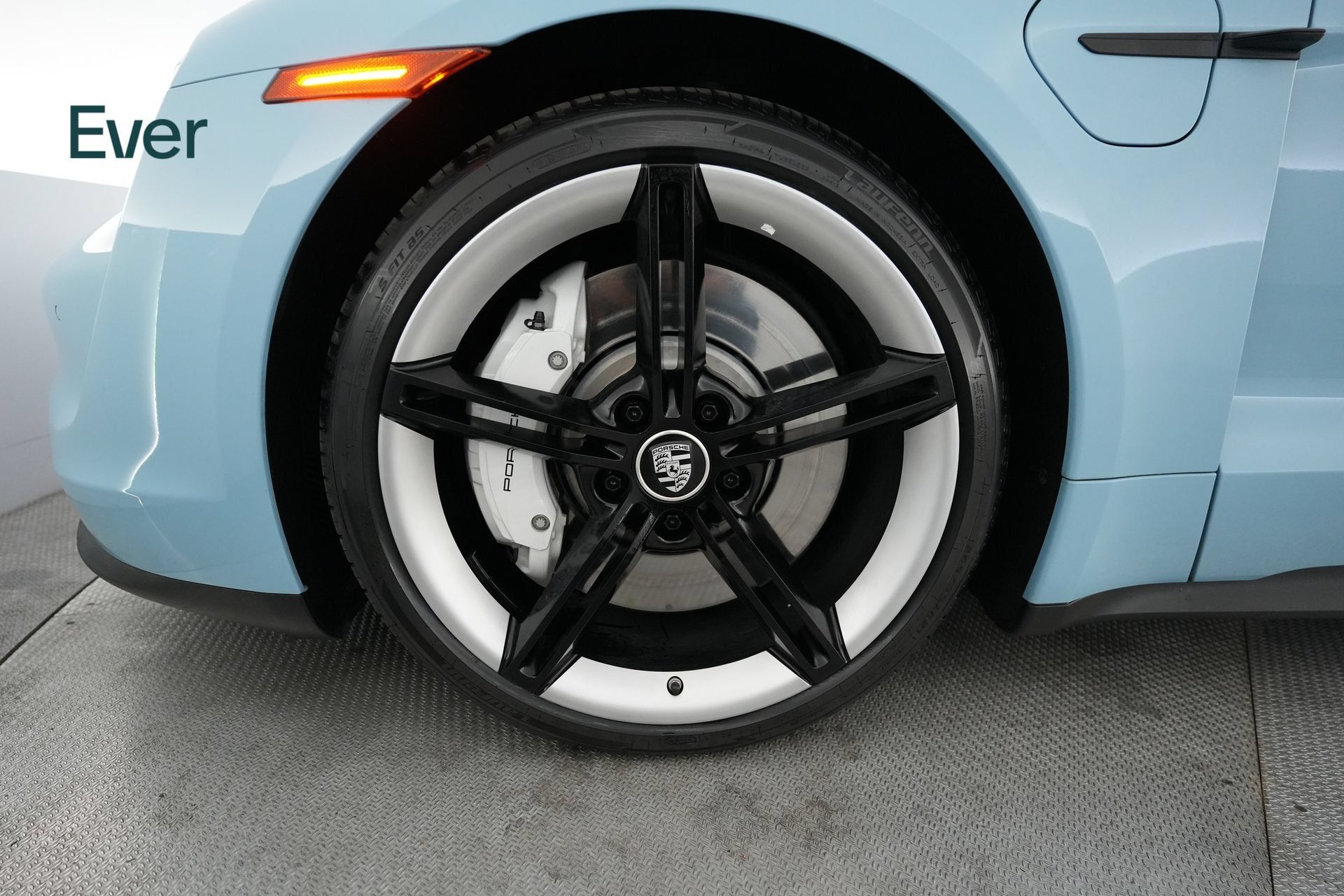 Used 2023 Porsche Taycan RWD image 19