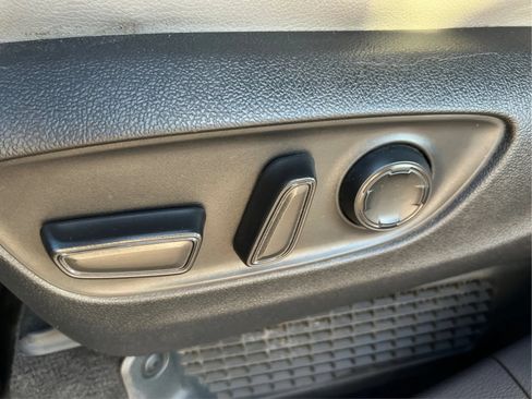 Used 2022 Toyota Sienna XLE w/ XLE Plus Package FWD image 25