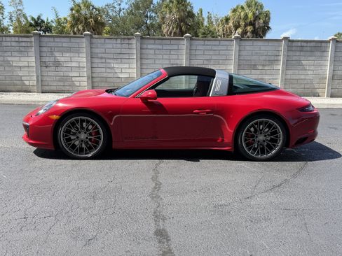 Certified 2017 Porsche 911 Targa 4S AWD/4WD image 2