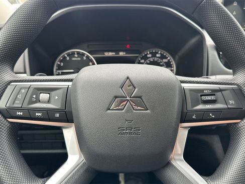 New 2025 Mitsubishi Outlander ES image 24