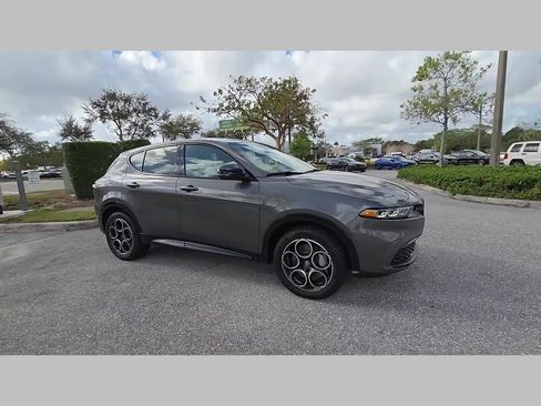 Used 2025 Alfa Romeo Tonale w/ Premium Package image 50