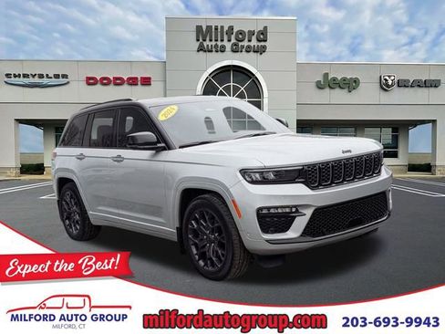 Used 2024 Jeep Grand Cherokee Summit image 1