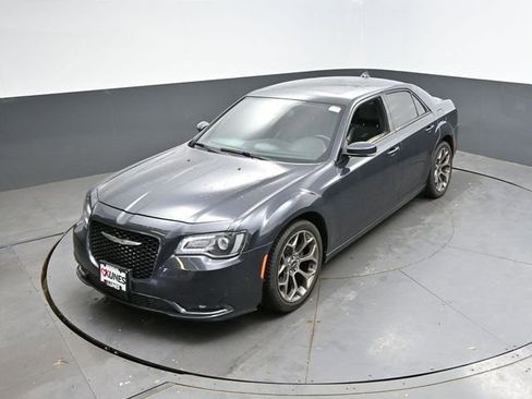 Used 2018 Chrysler 300 S w/ 300S Premium Group image 30