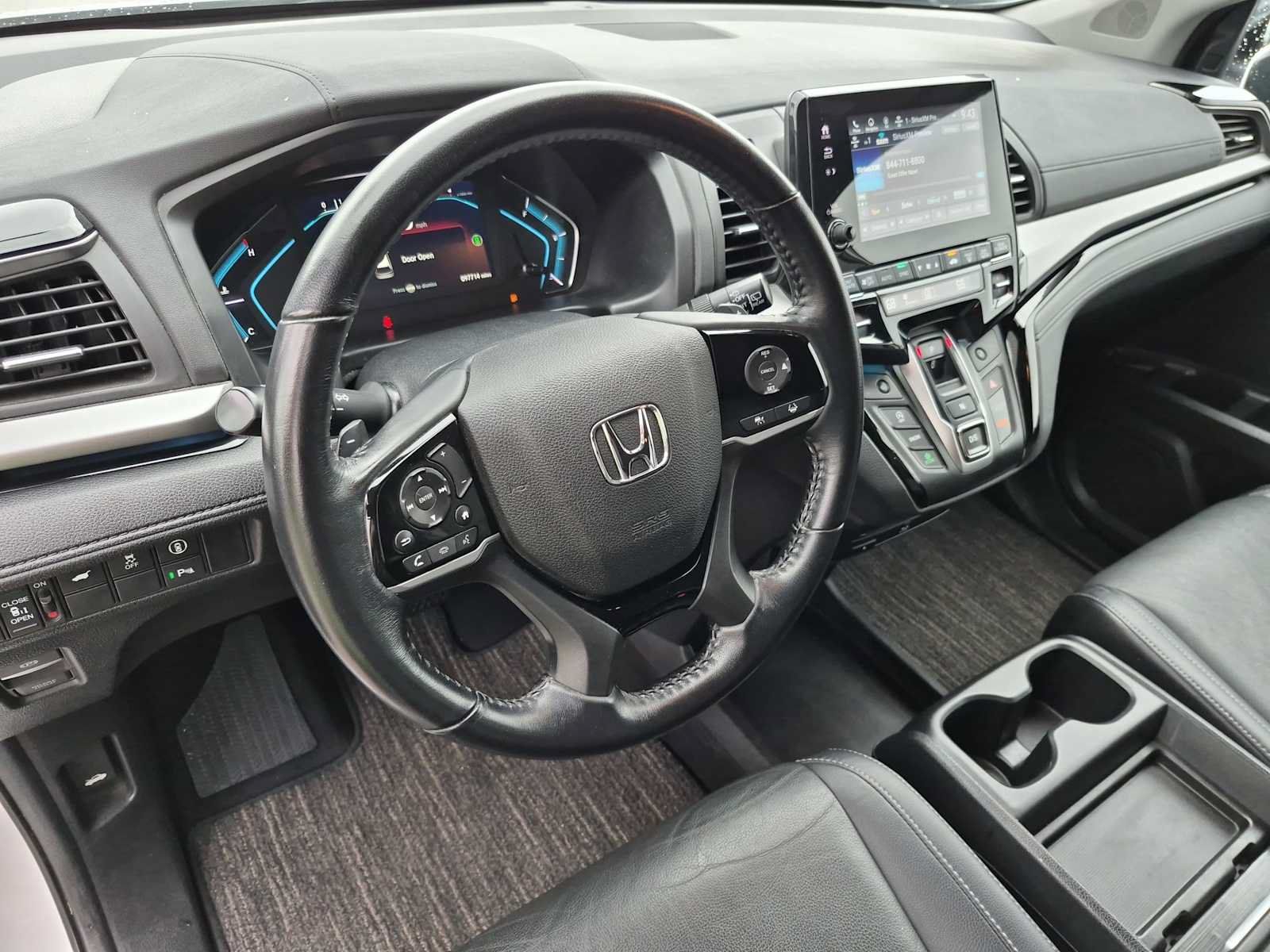Used 2022 Honda Odyssey Touring image 2