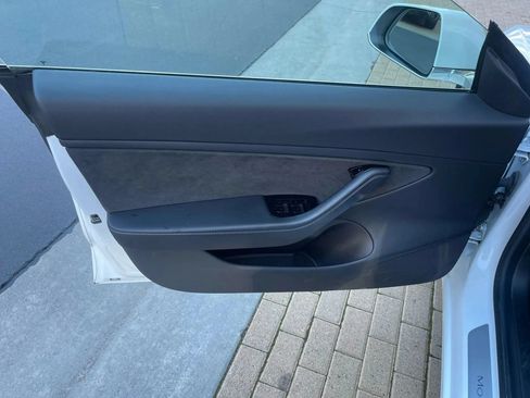 Used 2020 Tesla Model 3 Long Range AWD/4WD image 19