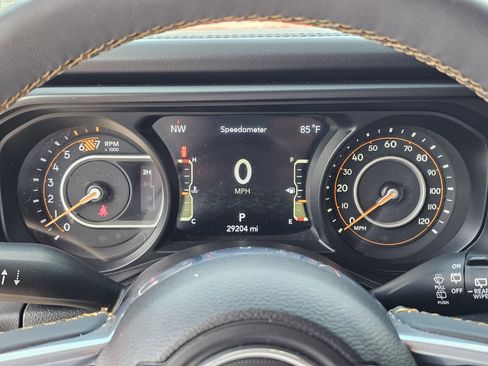 Used 2024 Jeep Wrangler Unlimited Sahara AWD/4WD image 24