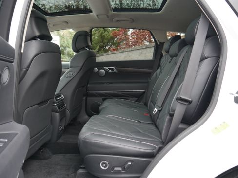 Certified 2025 Genesis GV80 3.5T Prestige image 15