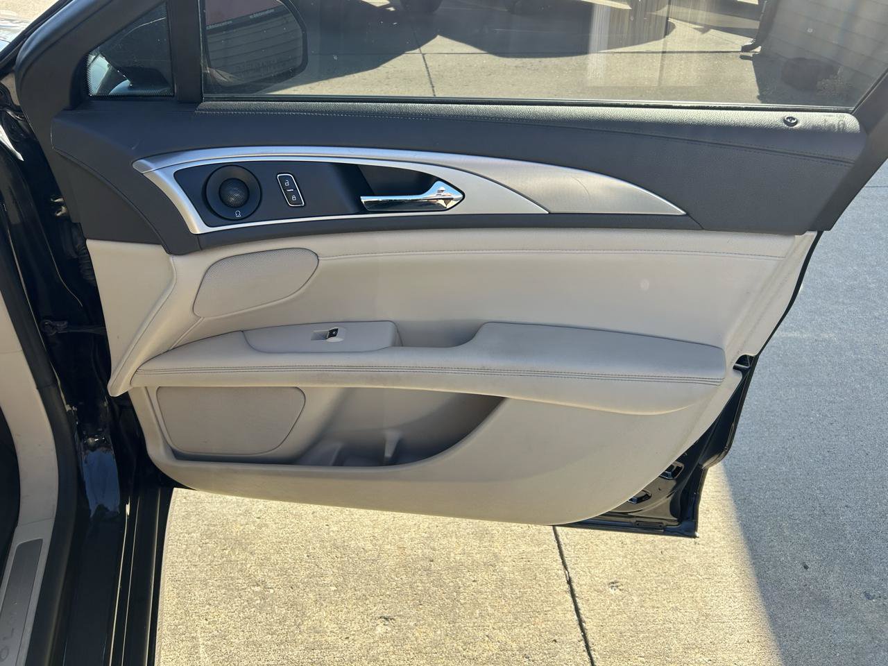 Used 2017 Lincoln MKZ Select w/ Select Plus Package FWD image 16