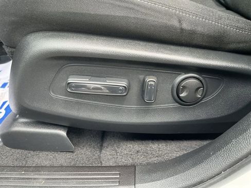 Used 2025 Honda CR-V EX image 16