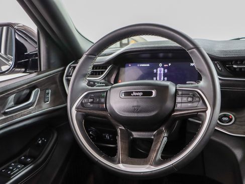 Used 2024 Jeep Grand Cherokee Limited w/ Luxury Tech Group II AWD/4WD image 13