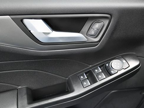 New 2026 Ford Escape SE FWD image 19