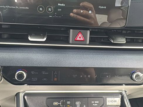 New 2026 Kia Carnival EX image 28