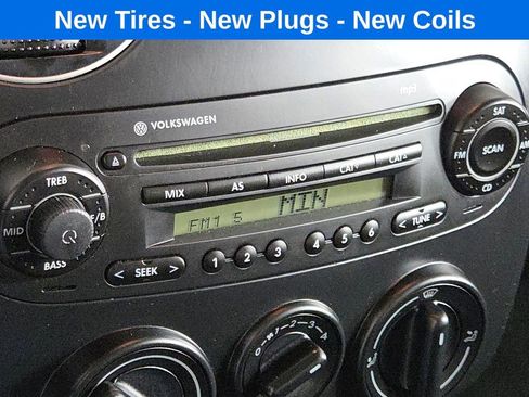 Used 2010 Volkswagen Beetle Coupe image 22