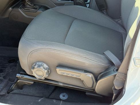 Used 2022 Jeep Wrangler Unlimited Sport image 16