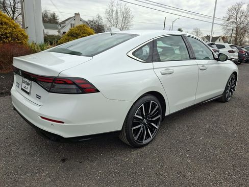 Used 2024 Honda Accord Touring image 6