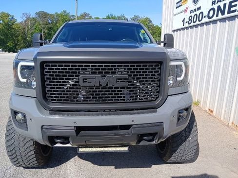 Used 2015 GMC Sierra 2500 Denali w/ Duramax Plus Package AWD/4WD image 13