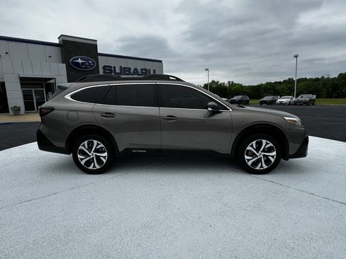 Used 2022 Subaru Outback Limited AWD/4WD image 8
