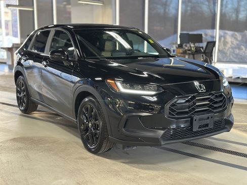 Used 2024 Honda HR-V Sport image 3