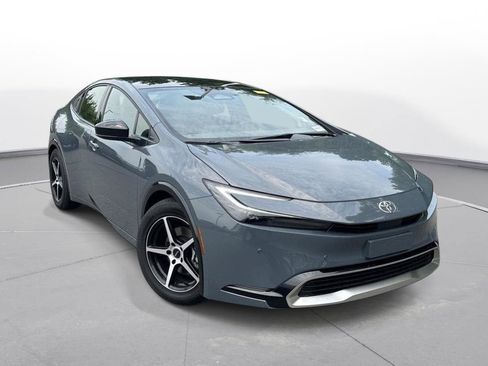 Certified 2026 Toyota Prius Plug-In Hybrid FWD image 4