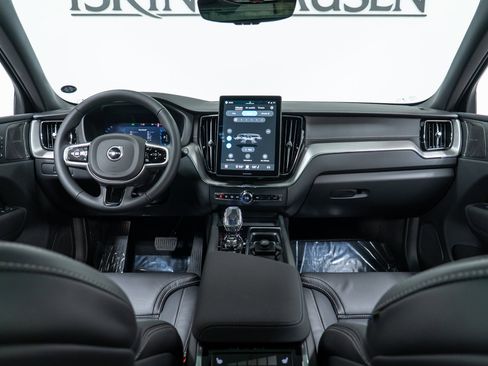 New 2026 Volvo XC60 B5 Ultra w/ Climate Package image 15