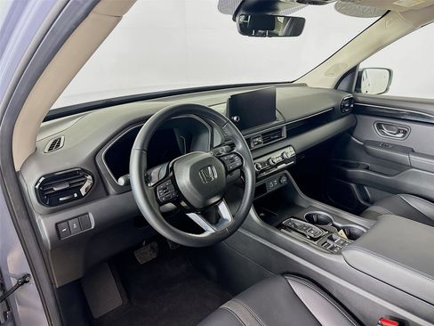 Used 2025 Honda Pilot Touring image 25