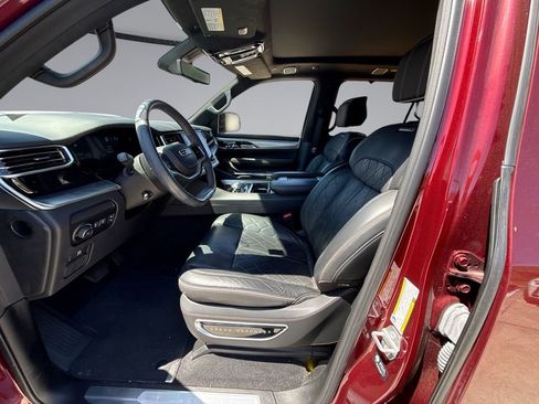 Used 2023 Jeep Grand Wagoneer Series III AWD/4WD image 30