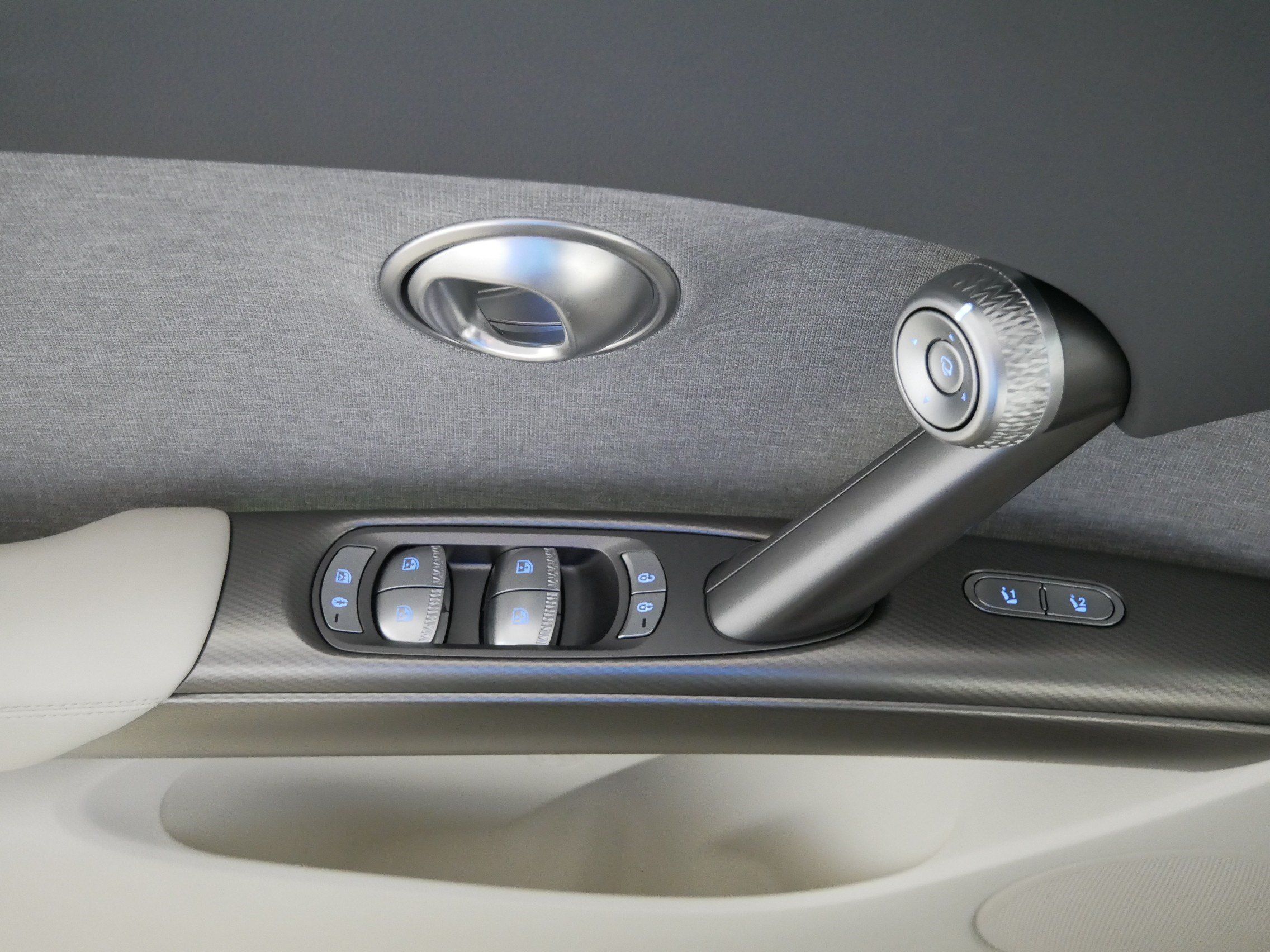 Certified 2025 Genesis GV60 Advanced AWD/4WD image 19