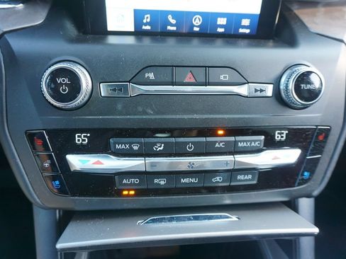 Used 2020 Ford Explorer Platinum w/ Premium Technology Package AWD/4WD image 13
