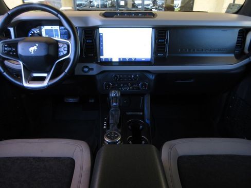 Certified 2022 Ford Bronco Wildtrak AWD/4WD image 20