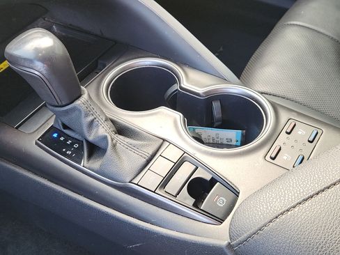 Used 2024 Toyota Camry XSE w/ Navigation Package image 17