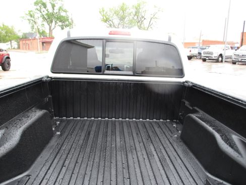 Used 2013 Toyota Tacoma 4x4 Access Cab w/ SR5 Pkg image 20