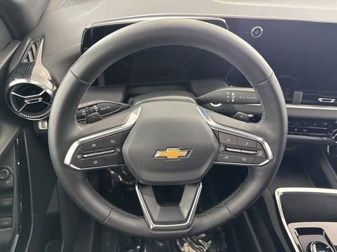 Used 2026 Chevrolet Equinox LT AWD/4WD image 28