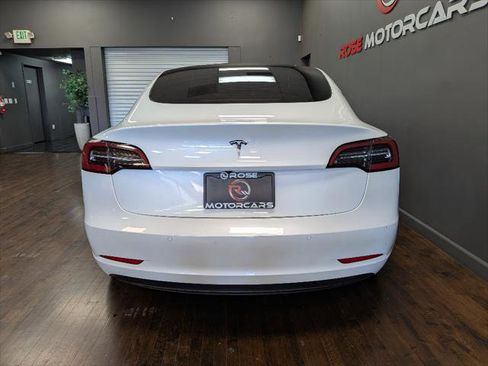 Used 2022 Tesla Model 3 image 7