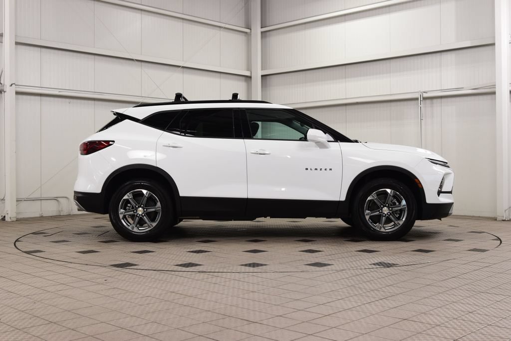 New 2026 Chevrolet Blazer LT w/ Convenience Package AWD/4WD image 9