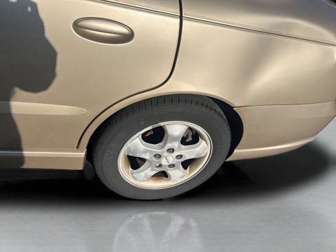 Used 2004 Saturn L-Series L300 image 24