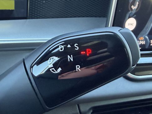 New 2026 Volkswagen Tiguan SE R-Line image 25